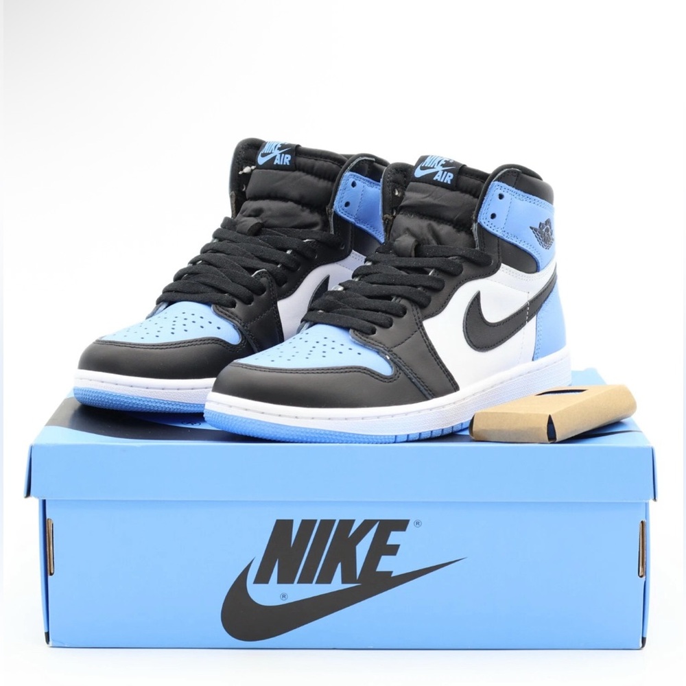 Nike Air Jordan 1 Retro High OG University Blue UNC Toe Mens 5y (GS) Preowned